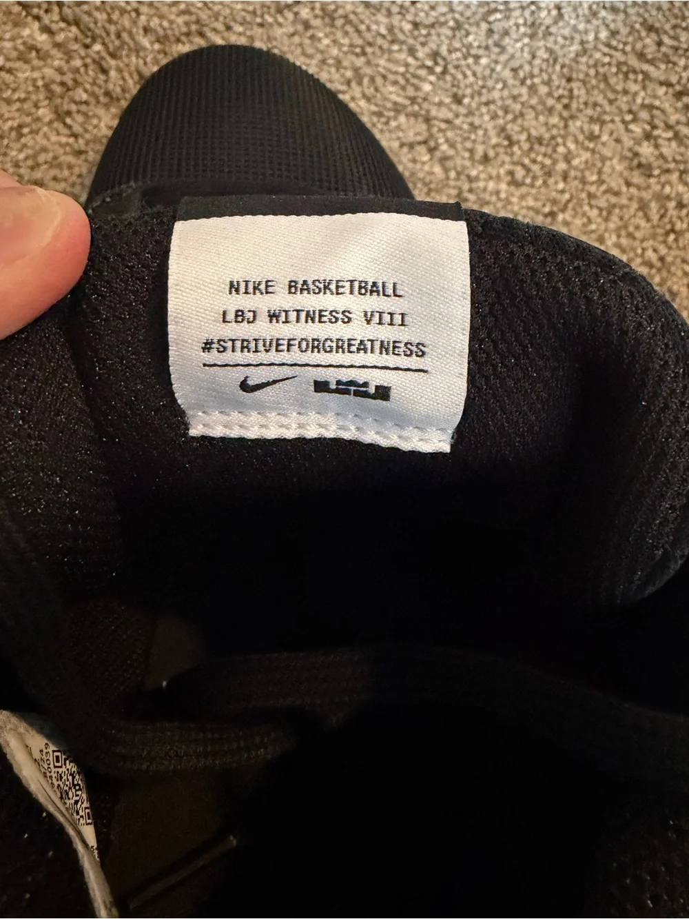 Nike Air - Basketball LeBron Witness 8